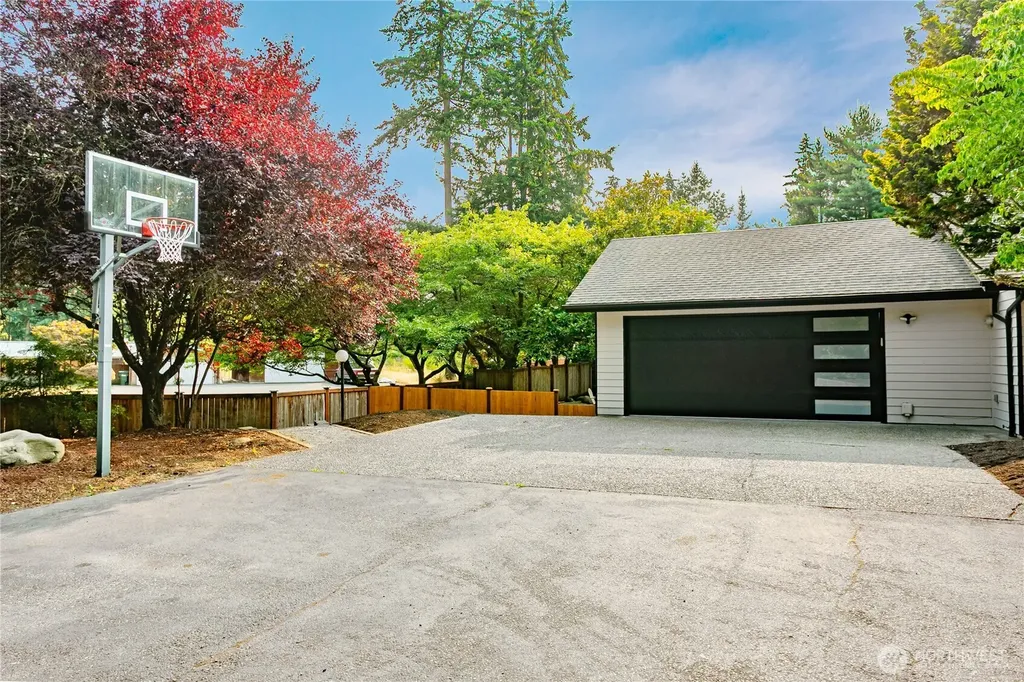 13024 126th Avenue E Puyallup WA 98374