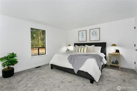 13024 126th Avenue E Puyallup WA 98374
