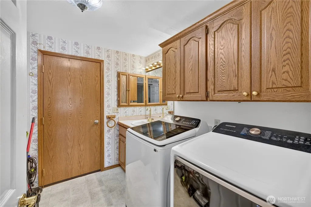 213 S 78th Avenue Yakima WA 98908
