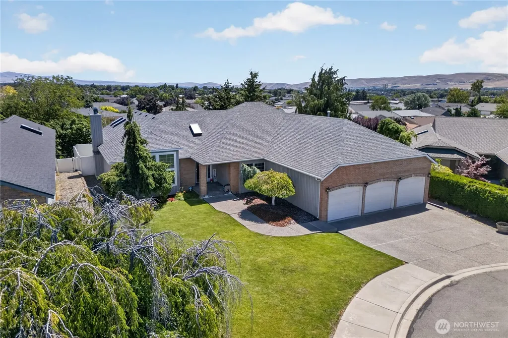 213 S 78th Avenue Yakima WA 98908