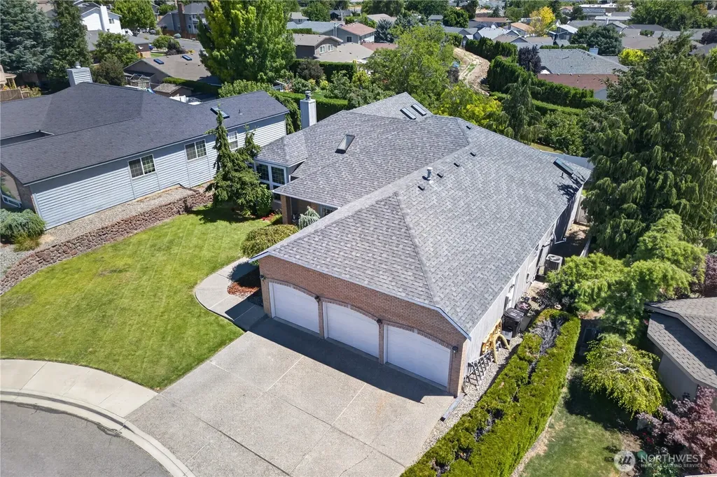 213 S 78th Avenue Yakima WA 98908