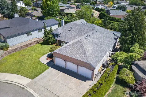 213 S 78th Avenue Yakima WA 98908