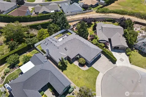 213 S 78th Avenue Yakima WA 98908