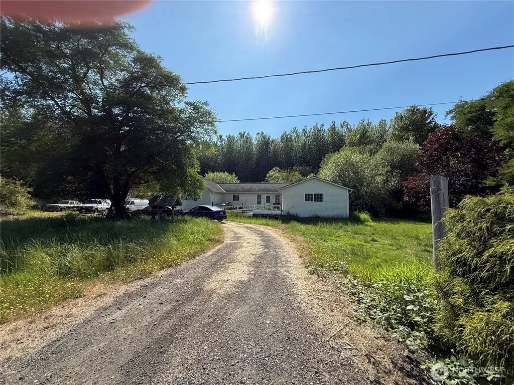 664 State Route 409 Cathlamet WA 98612
