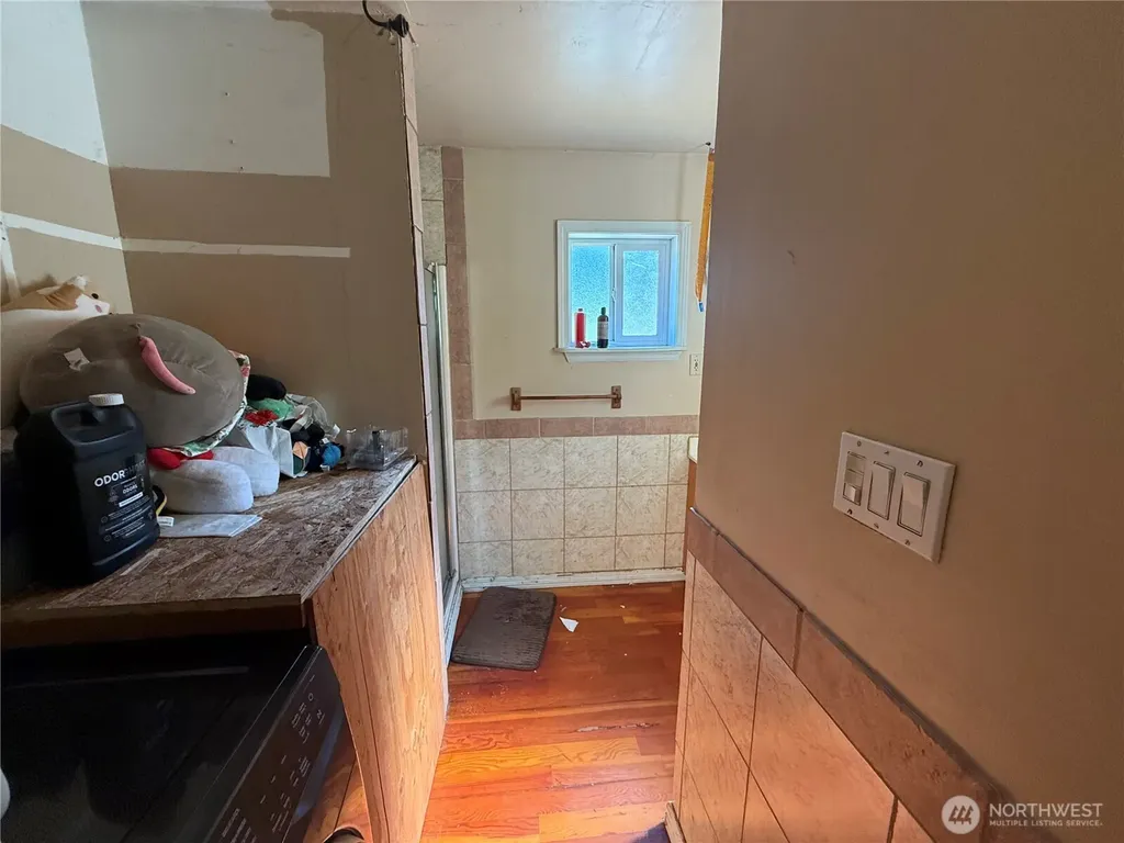 664 State Route 409 Cathlamet WA 98612