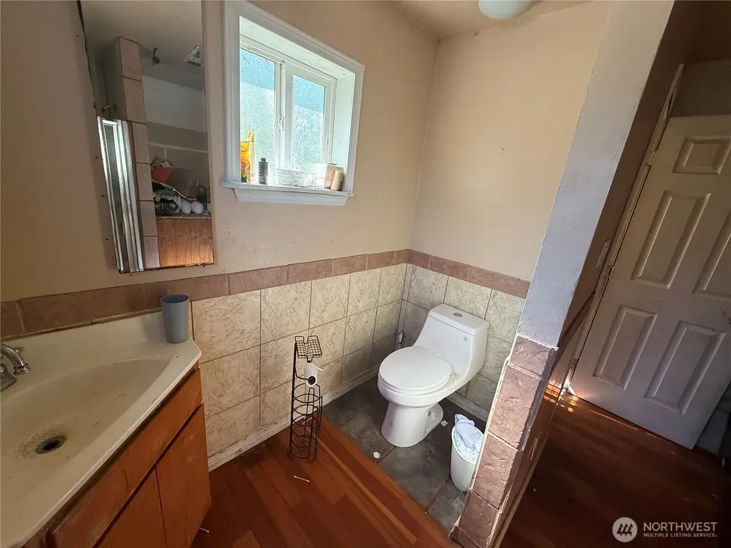 664 State Route 409 Cathlamet WA 98612