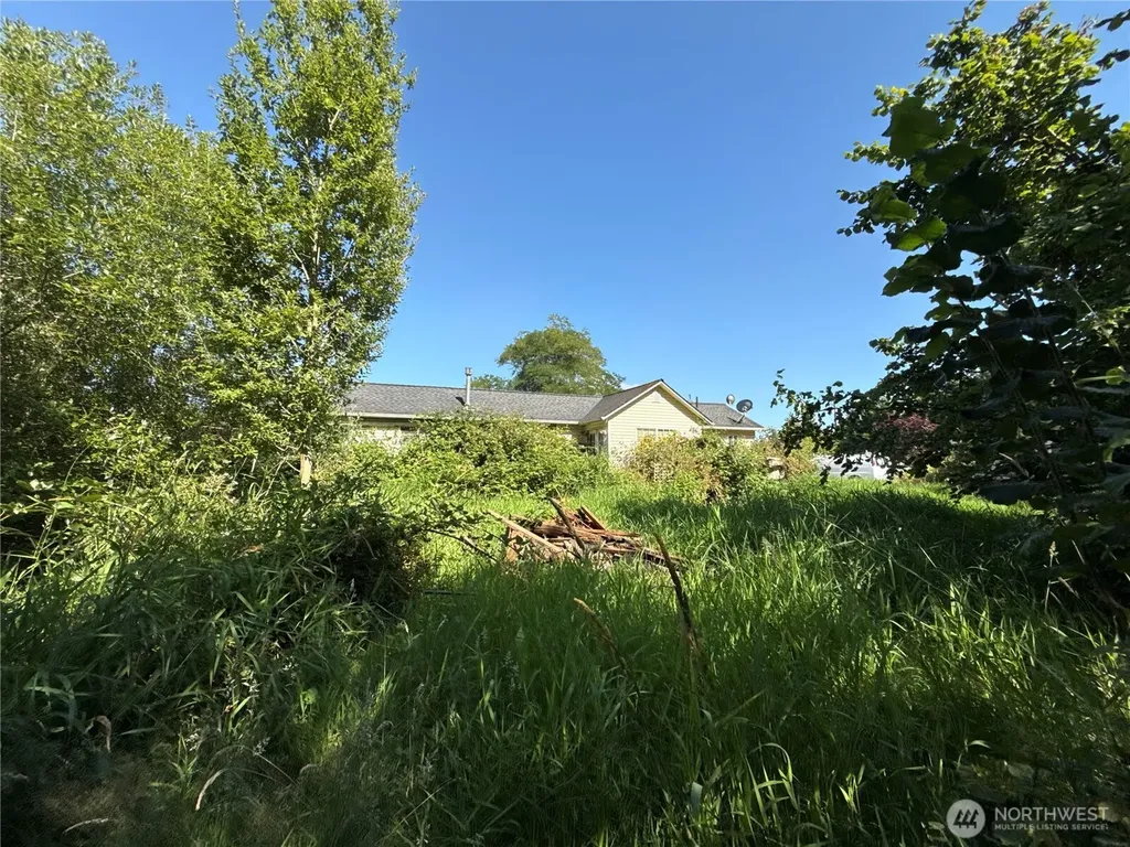664 State Route 409 Cathlamet WA 98612