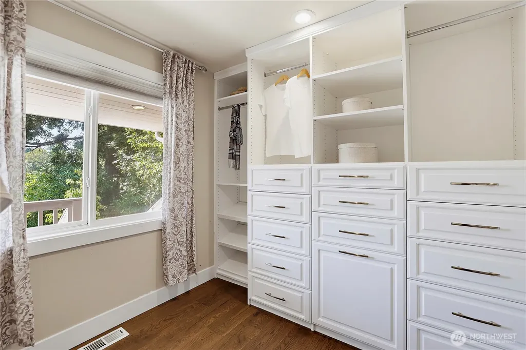 18974 Marine View Drive SW Normandy Park WA 98166