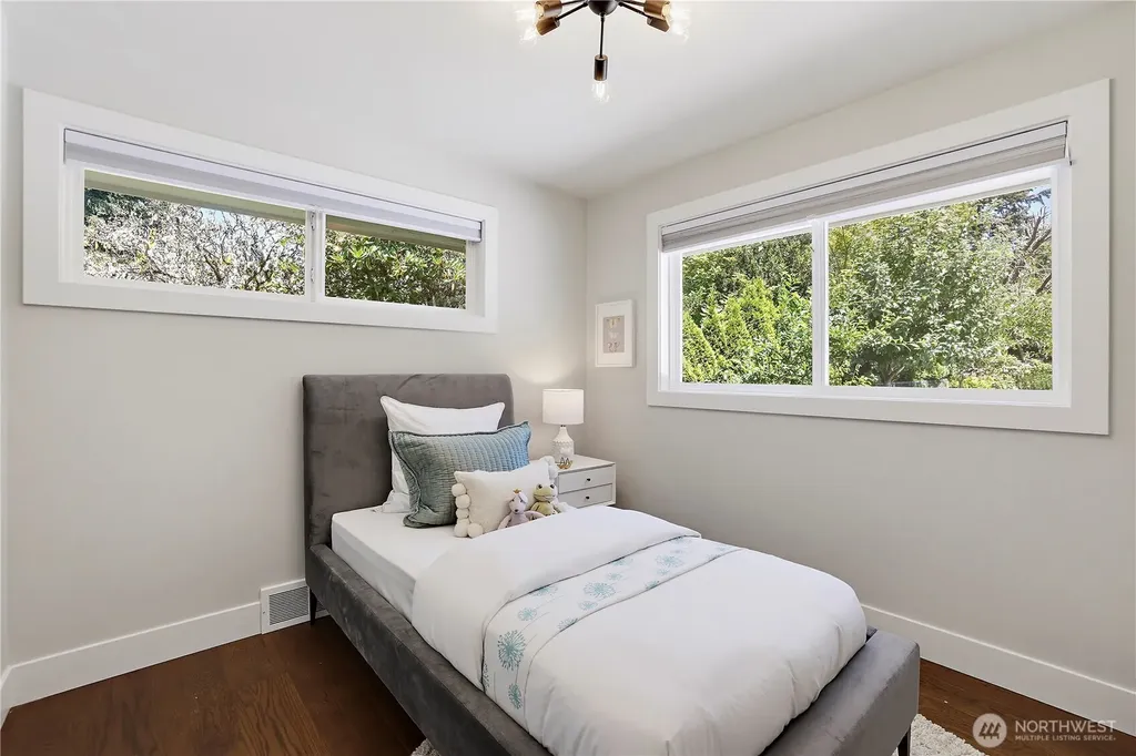 18974 Marine View Drive SW Normandy Park WA 98166
