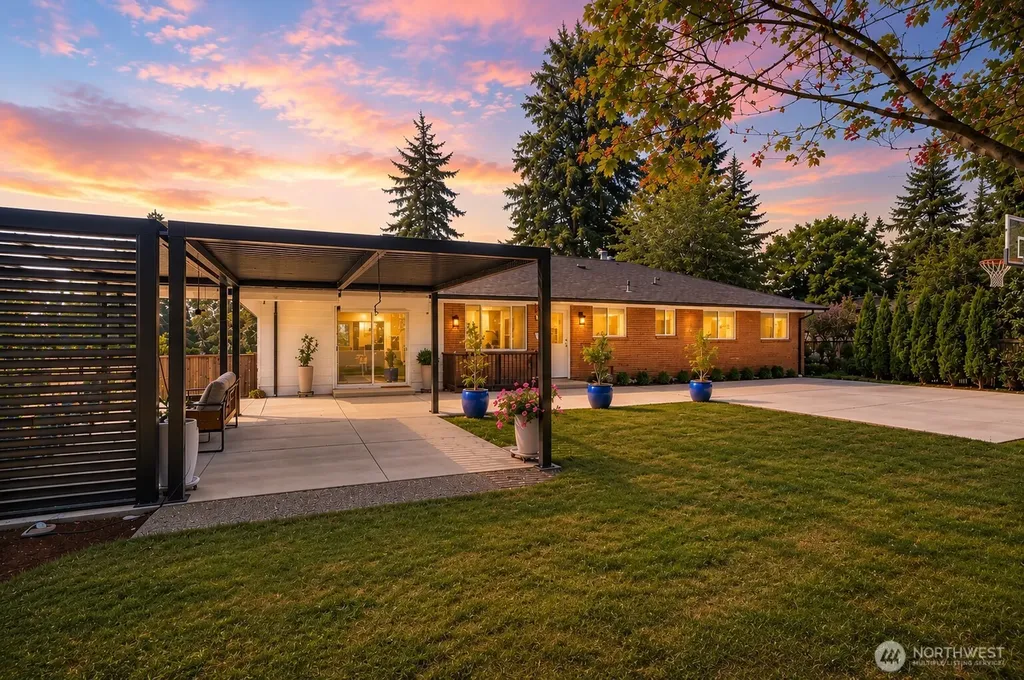 18974 Marine View Drive SW Normandy Park WA 98166