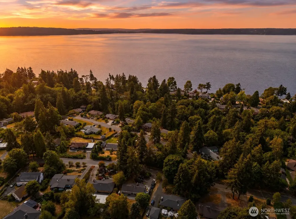 18974 Marine View Drive SW Normandy Park WA 98166