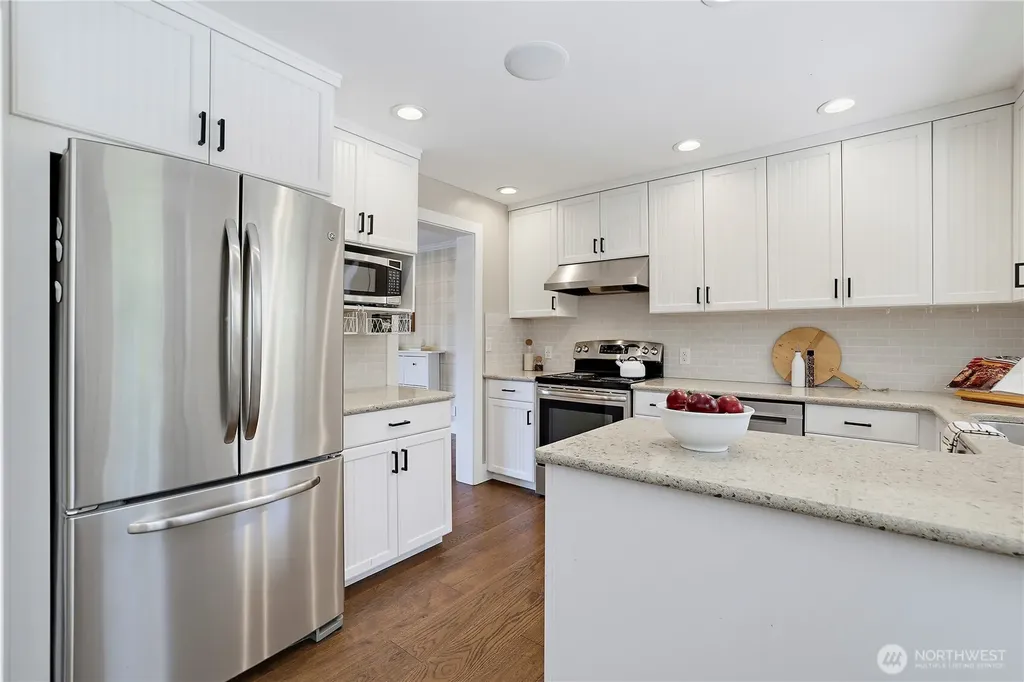 18974 Marine View Drive SW Normandy Park WA 98166