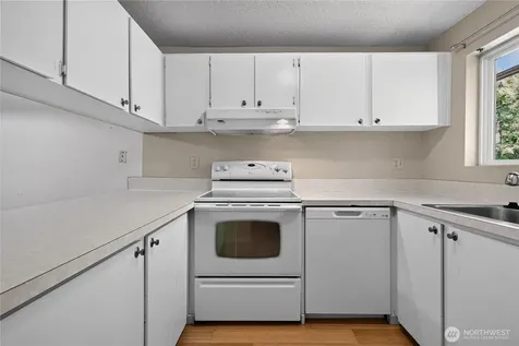 14527 NE 40th Street Bellevue WA 98007