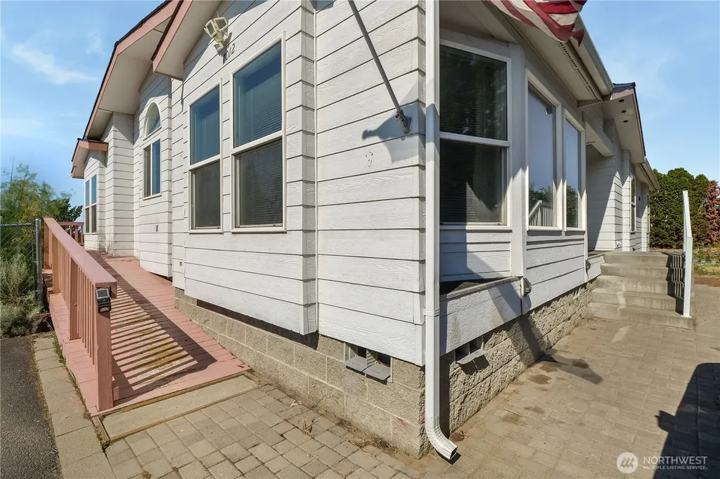 7012 Plaza Street SE Othello WA 99344