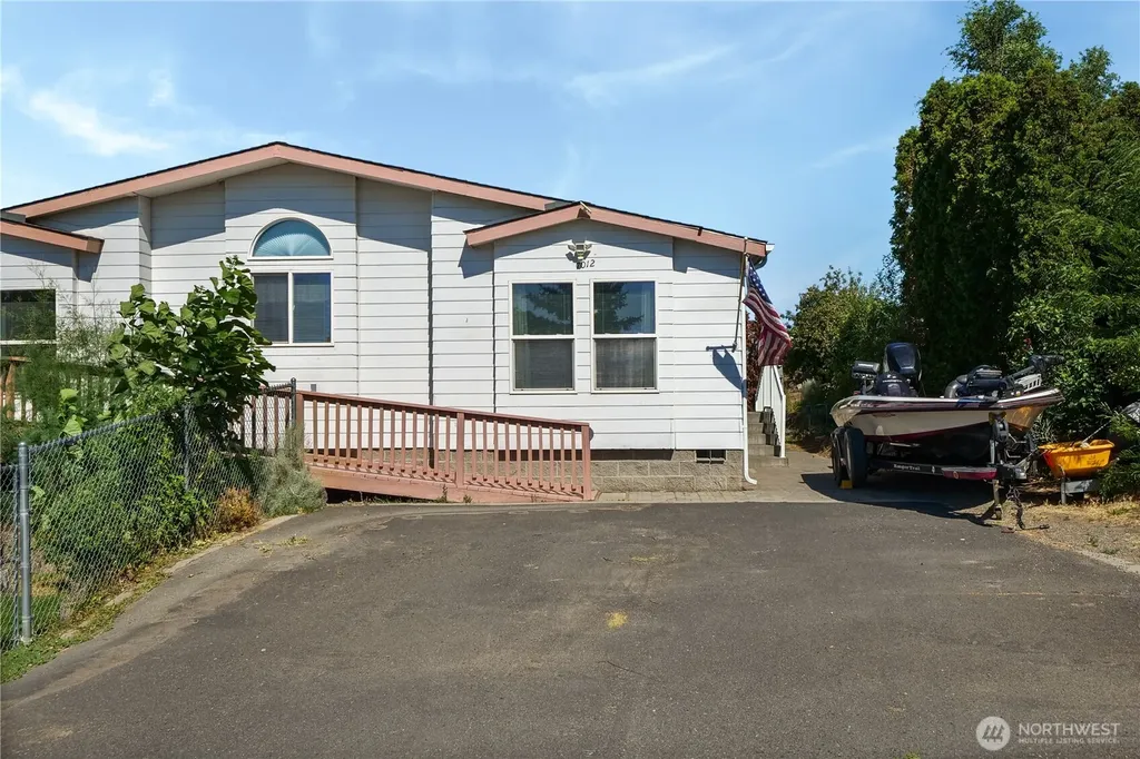 7012 Plaza Street SE Othello WA 99344