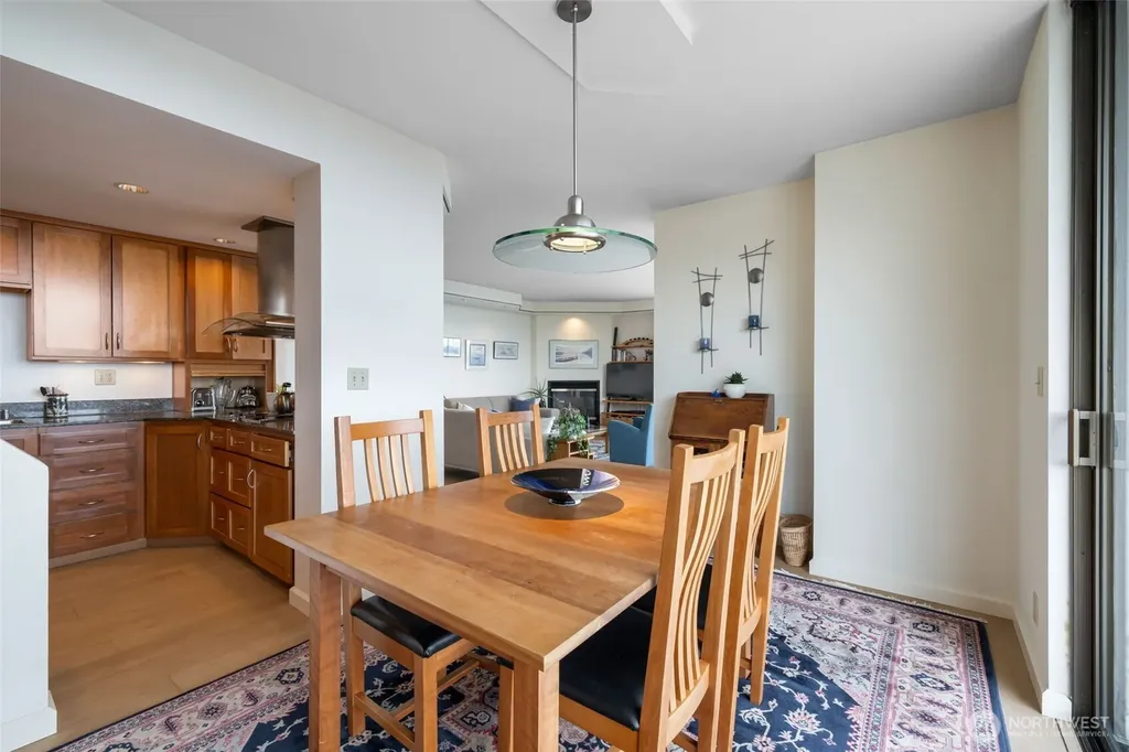 6533 Seaview Avenue NW Seattle WA 98117