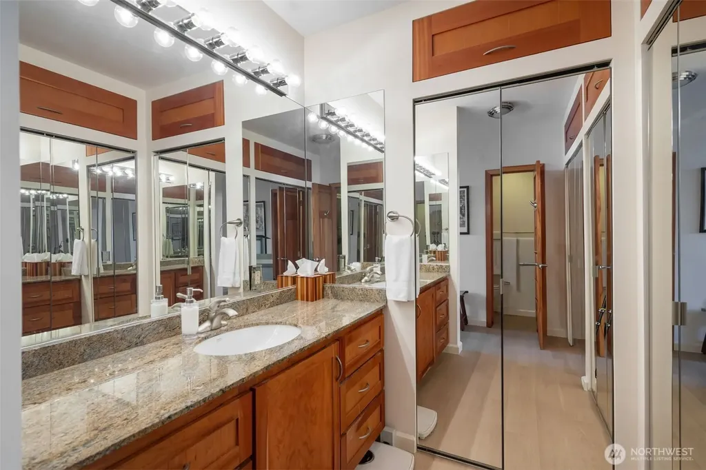 6533 Seaview Avenue NW Seattle WA 98117