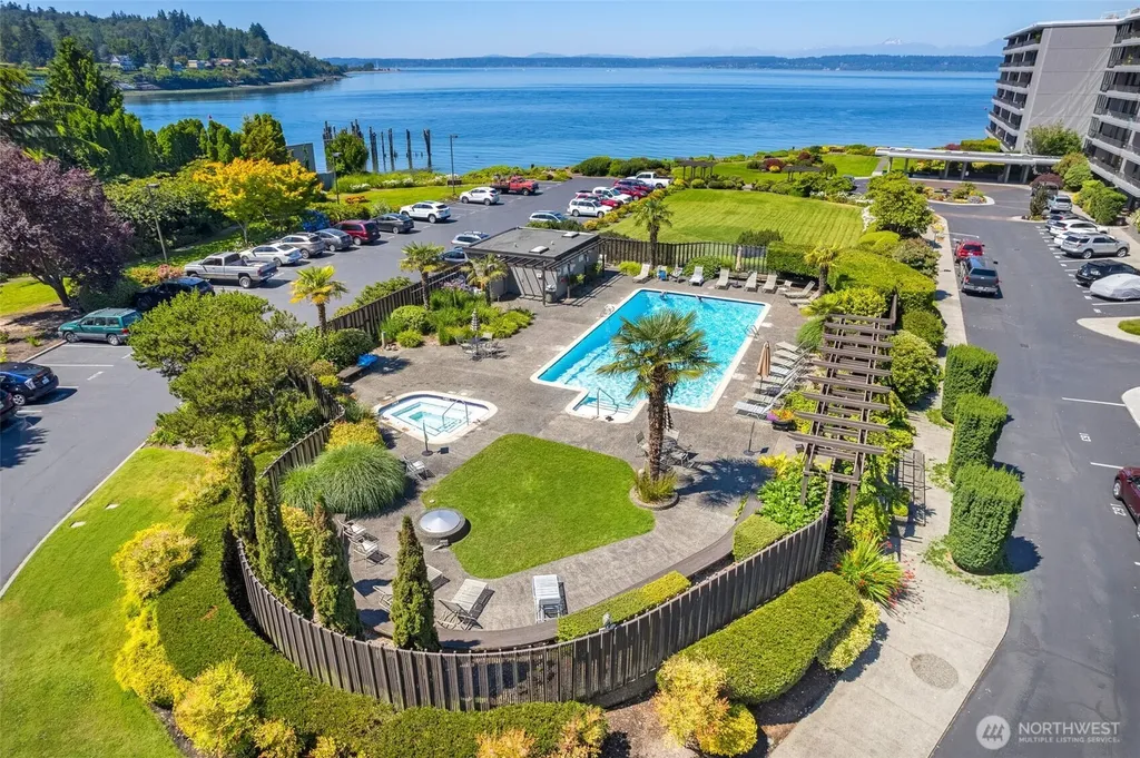 6533 Seaview Avenue NW Seattle WA 98117