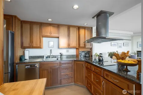 6533 Seaview Avenue NW Seattle WA 98117