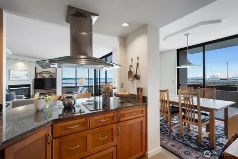 6533 Seaview Avenue NW Seattle WA 98117