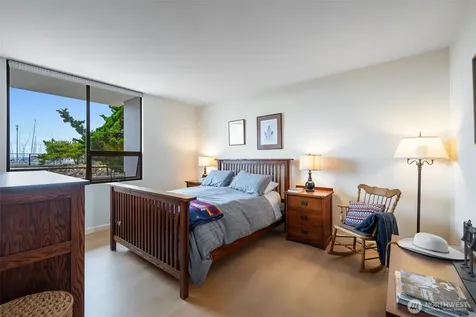6533 Seaview Avenue NW Seattle WA 98117