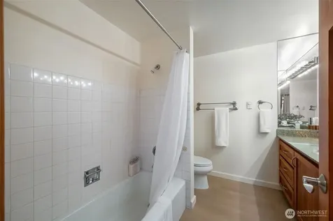 6533 Seaview Avenue NW Seattle WA 98117