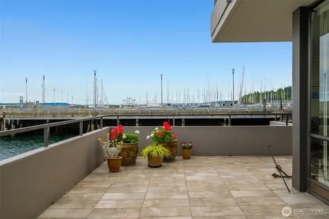 6533 Seaview Avenue NW Seattle WA 98117