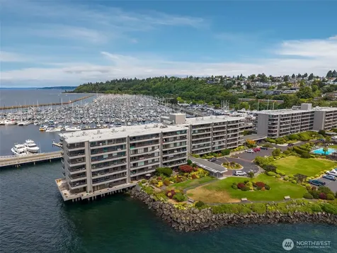 6533 Seaview Avenue NW Seattle WA 98117