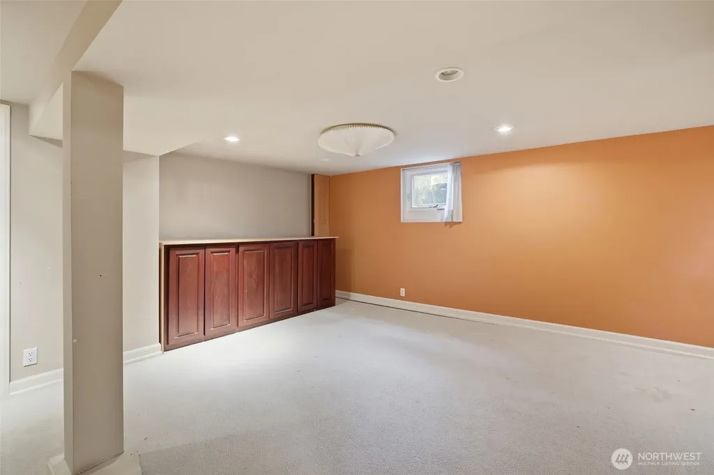 6238 Woodlawn Avenue N Seattle WA 98103