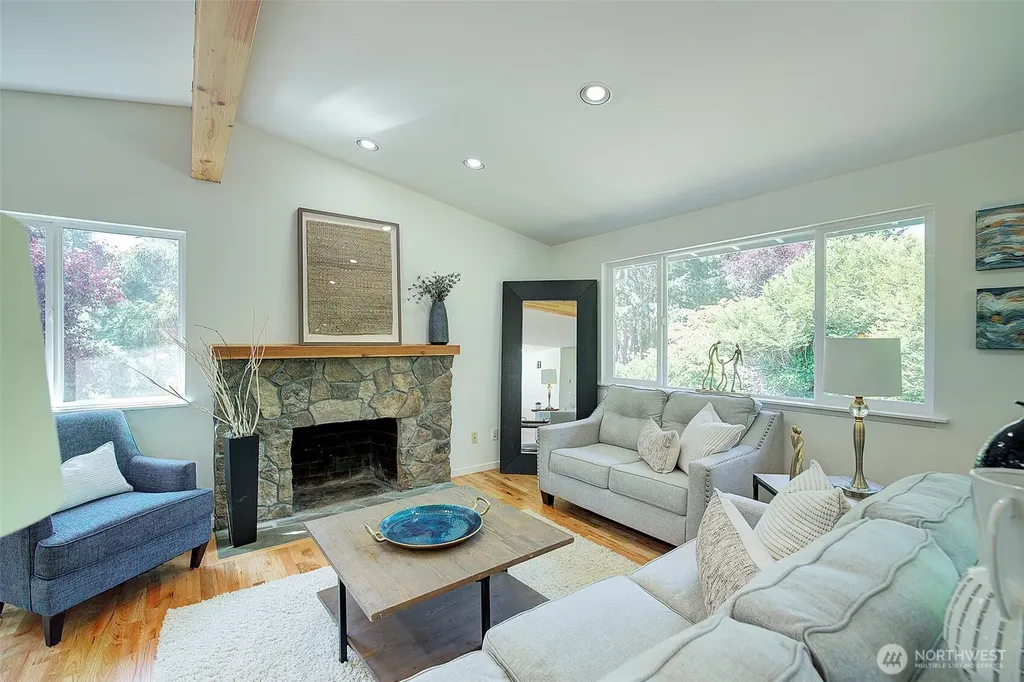 322 NW 200th Street Shoreline WA 98177