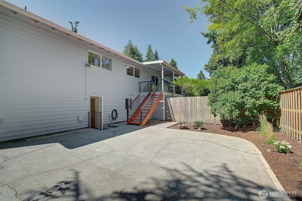 322 NW 200th Street Shoreline WA 98177