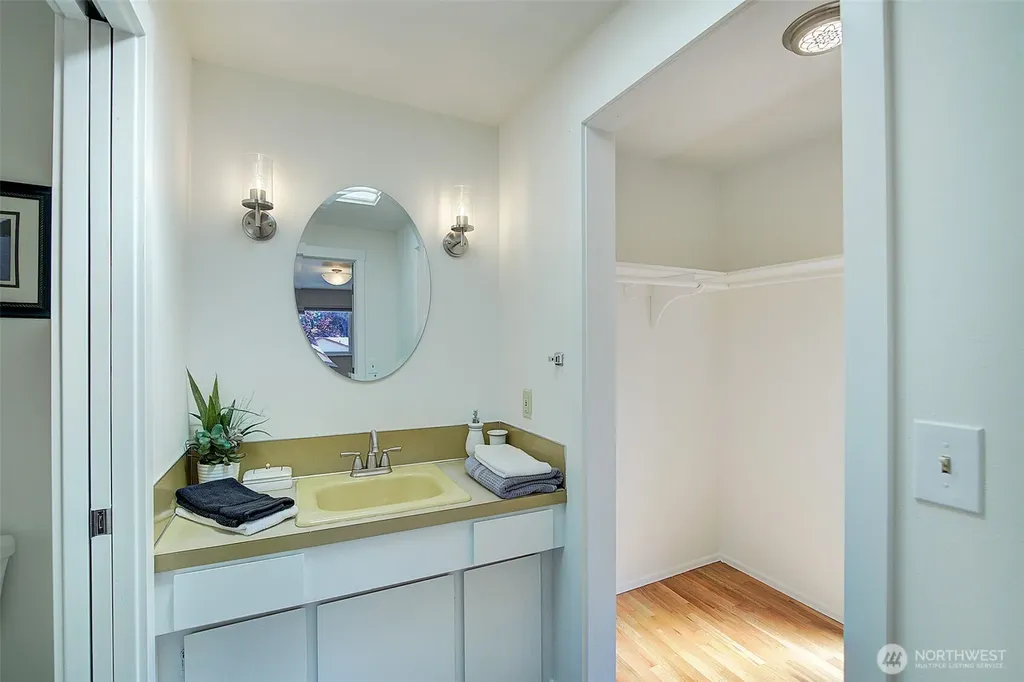 322 NW 200th Street Shoreline WA 98177