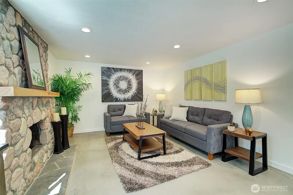 322 NW 200th Street Shoreline WA 98177