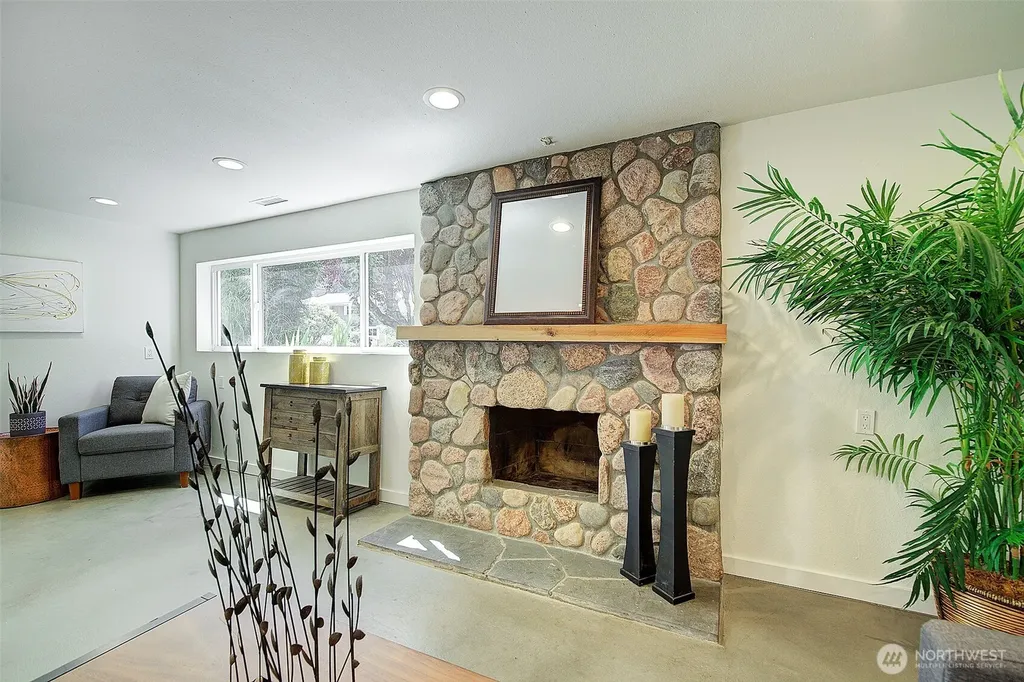 322 NW 200th Street Shoreline WA 98177