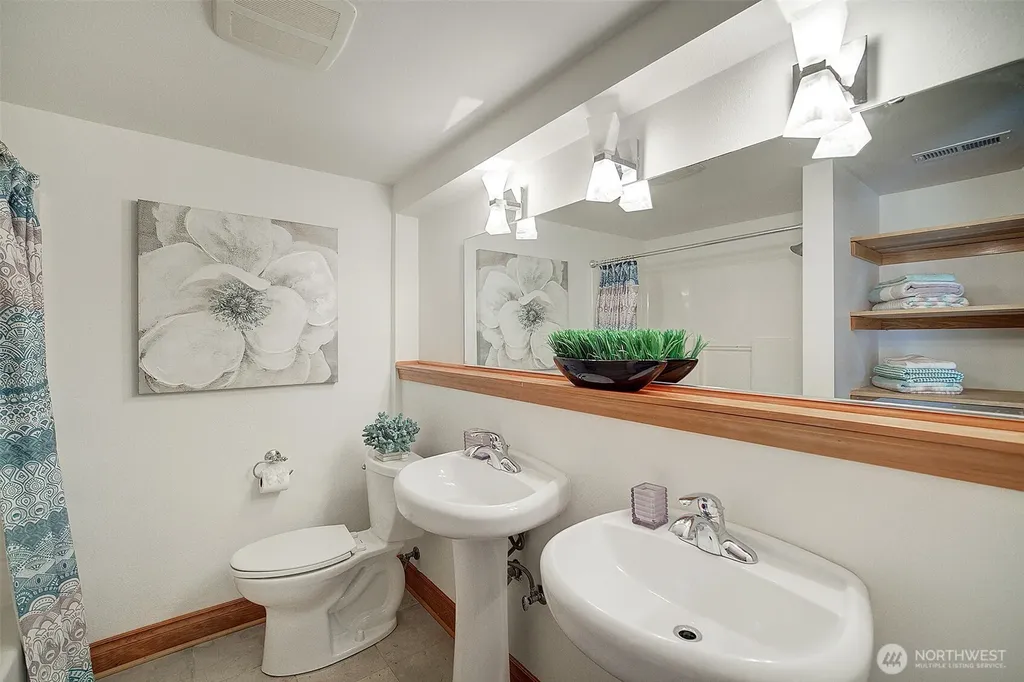 322 NW 200th Street Shoreline WA 98177