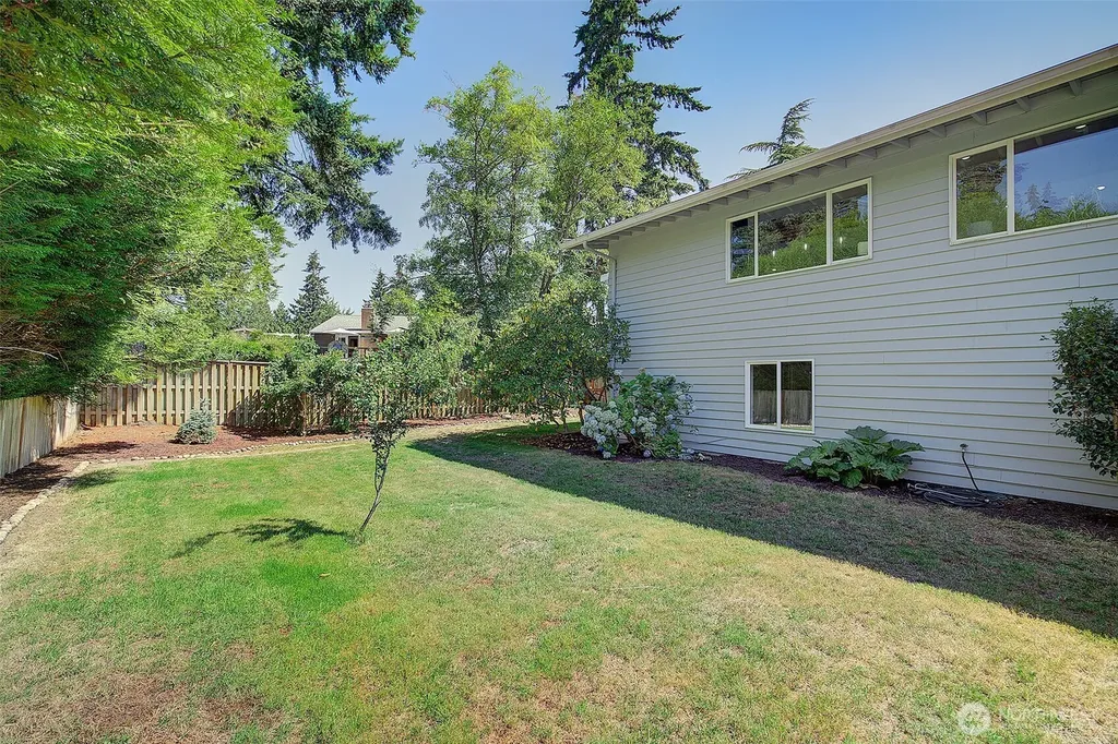 322 NW 200th Street Shoreline WA 98177
