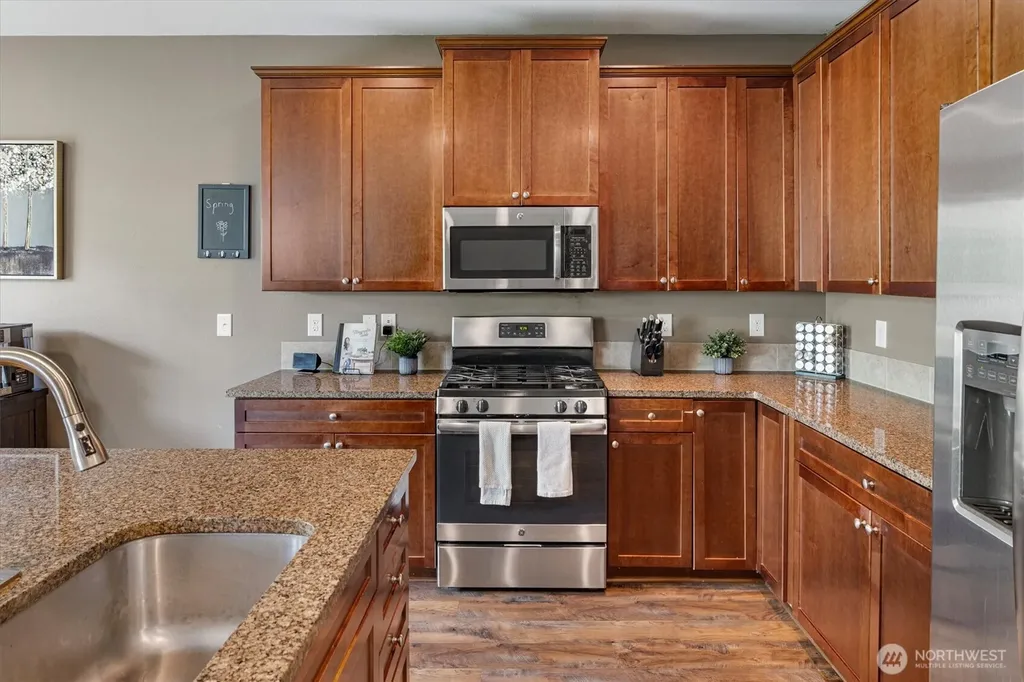 1009 29th Street NW Puyallup WA 98371