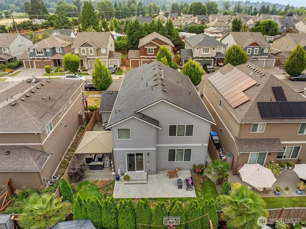 1009 29th Street NW Puyallup WA 98371