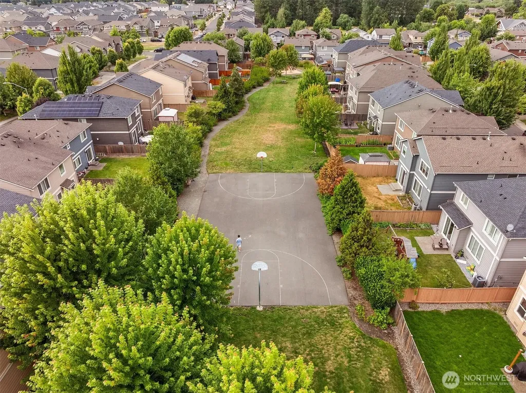 1009 29th Street NW Puyallup WA 98371