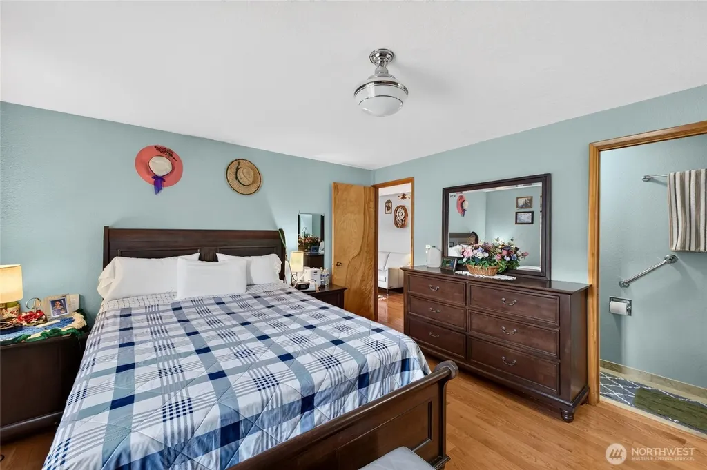 326 4th Avenue SE Pacific WA 98047