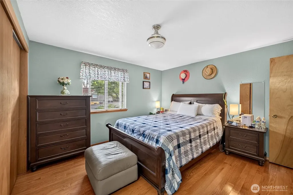 326 4th Avenue SE Pacific WA 98047