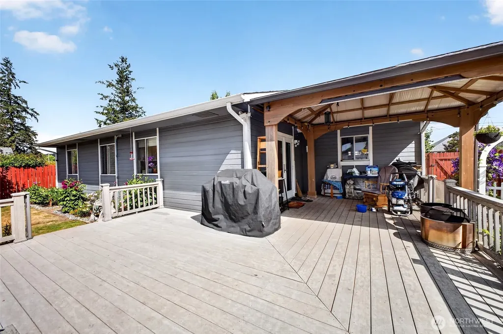 326 4th Avenue SE Pacific WA 98047