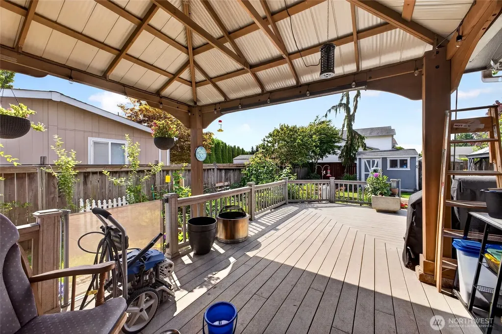 326 4th Avenue SE Pacific WA 98047