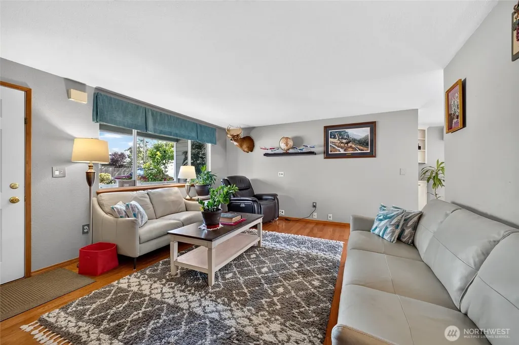 326 4th Avenue SE Pacific WA 98047
