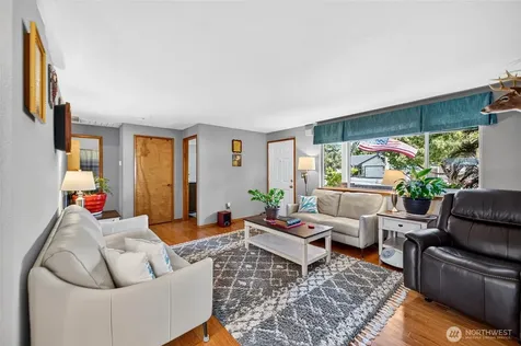326 4th Avenue SE Pacific WA 98047