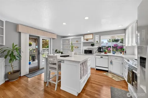 326 4th Avenue SE Pacific WA 98047