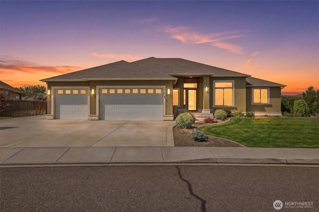 751 Meadows Drive S Richland WA 99352