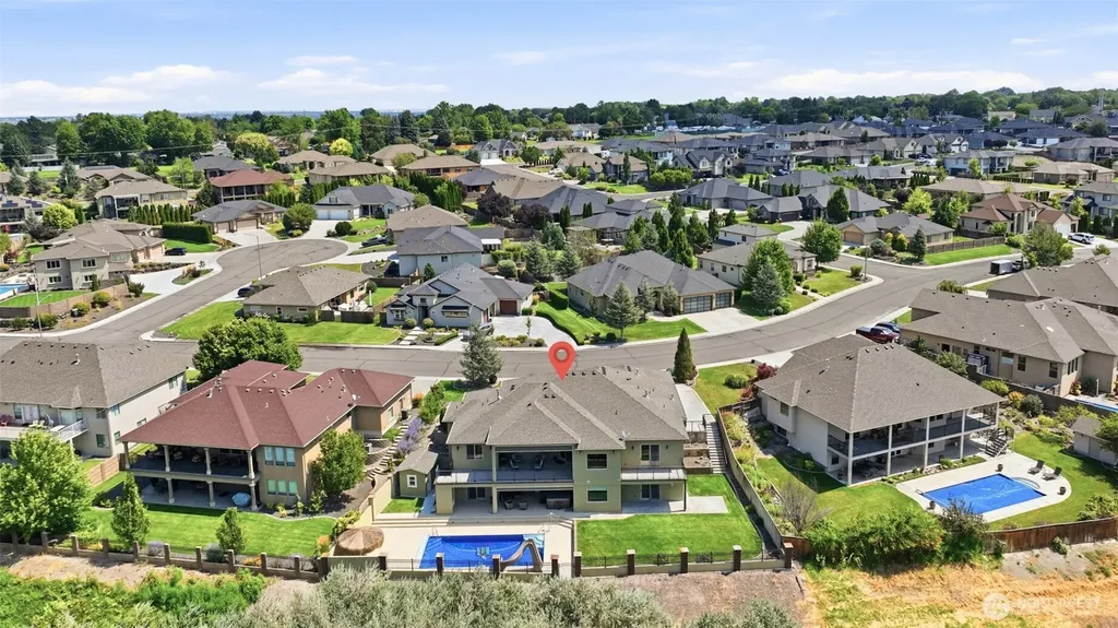751 Meadows Drive S Richland WA 99352