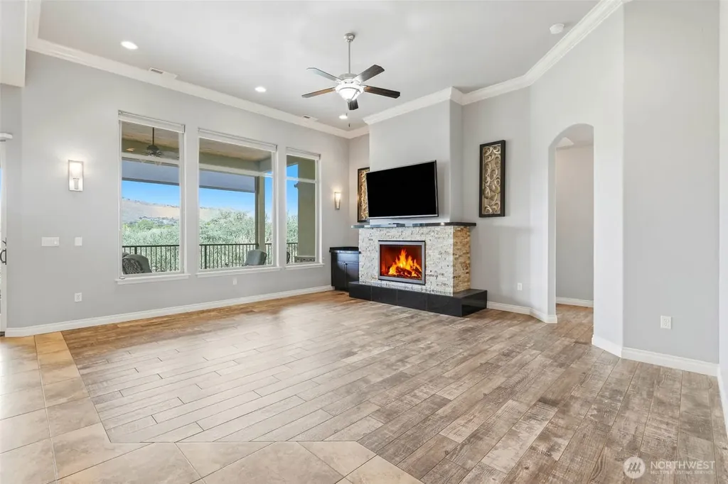 751 Meadows Drive S Richland WA 99352