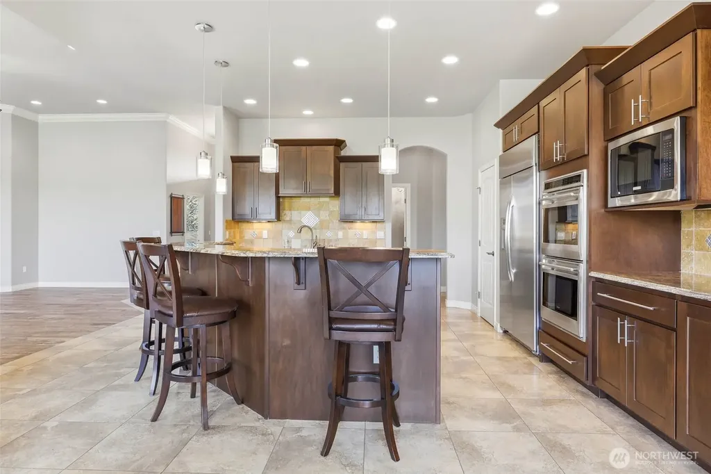751 Meadows Drive S Richland WA 99352